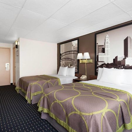Super 8 By Wyndham Columbus Hotel Exterior foto