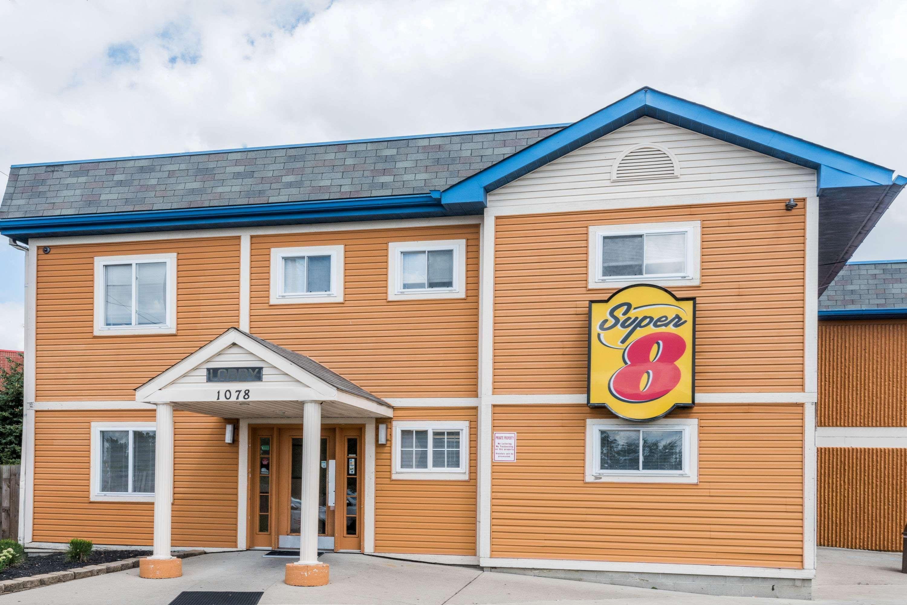 Super 8 By Wyndham Columbus Hotel Exterior foto