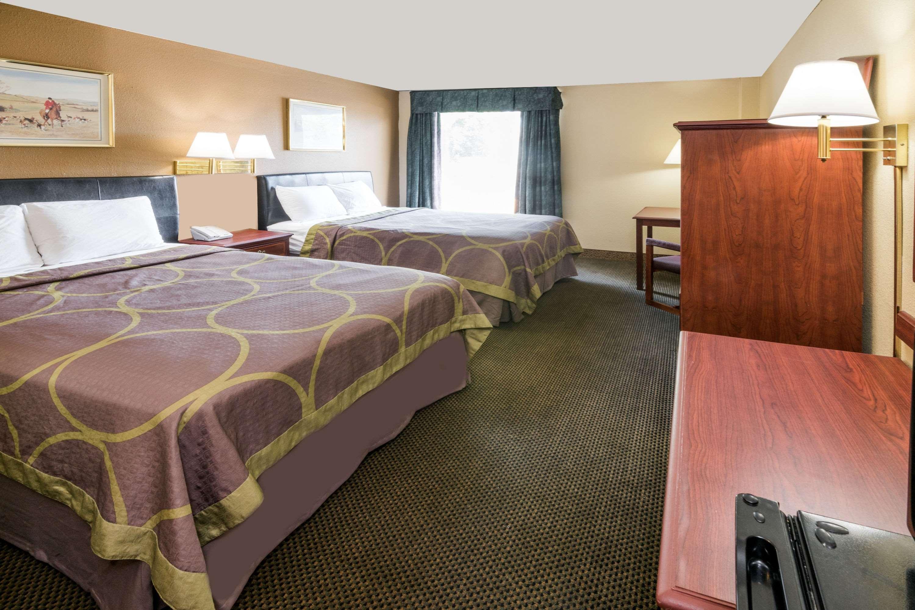 Super 8 By Wyndham Columbus Hotel Exterior foto