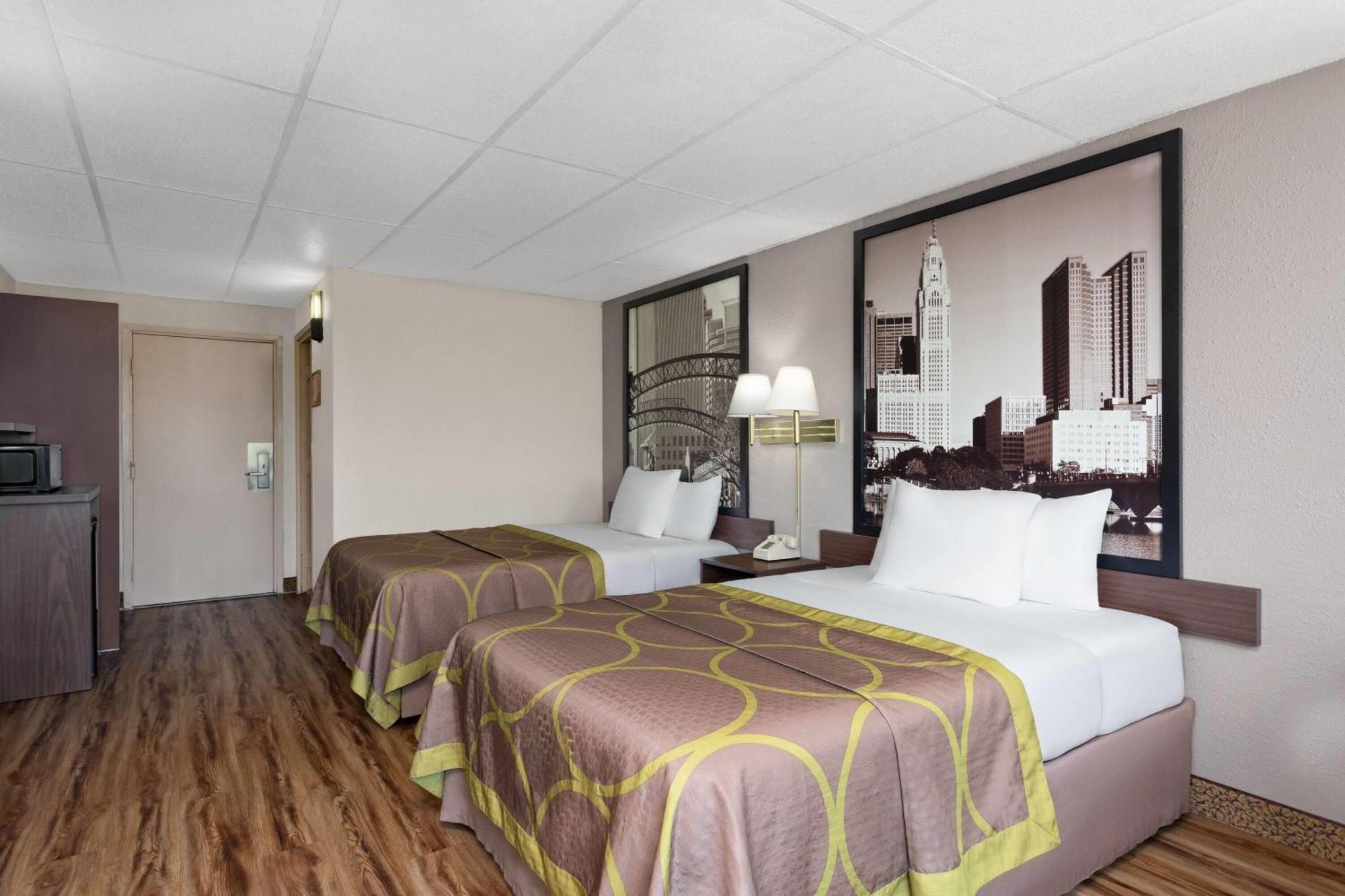 Super 8 By Wyndham Columbus Hotel Exterior foto