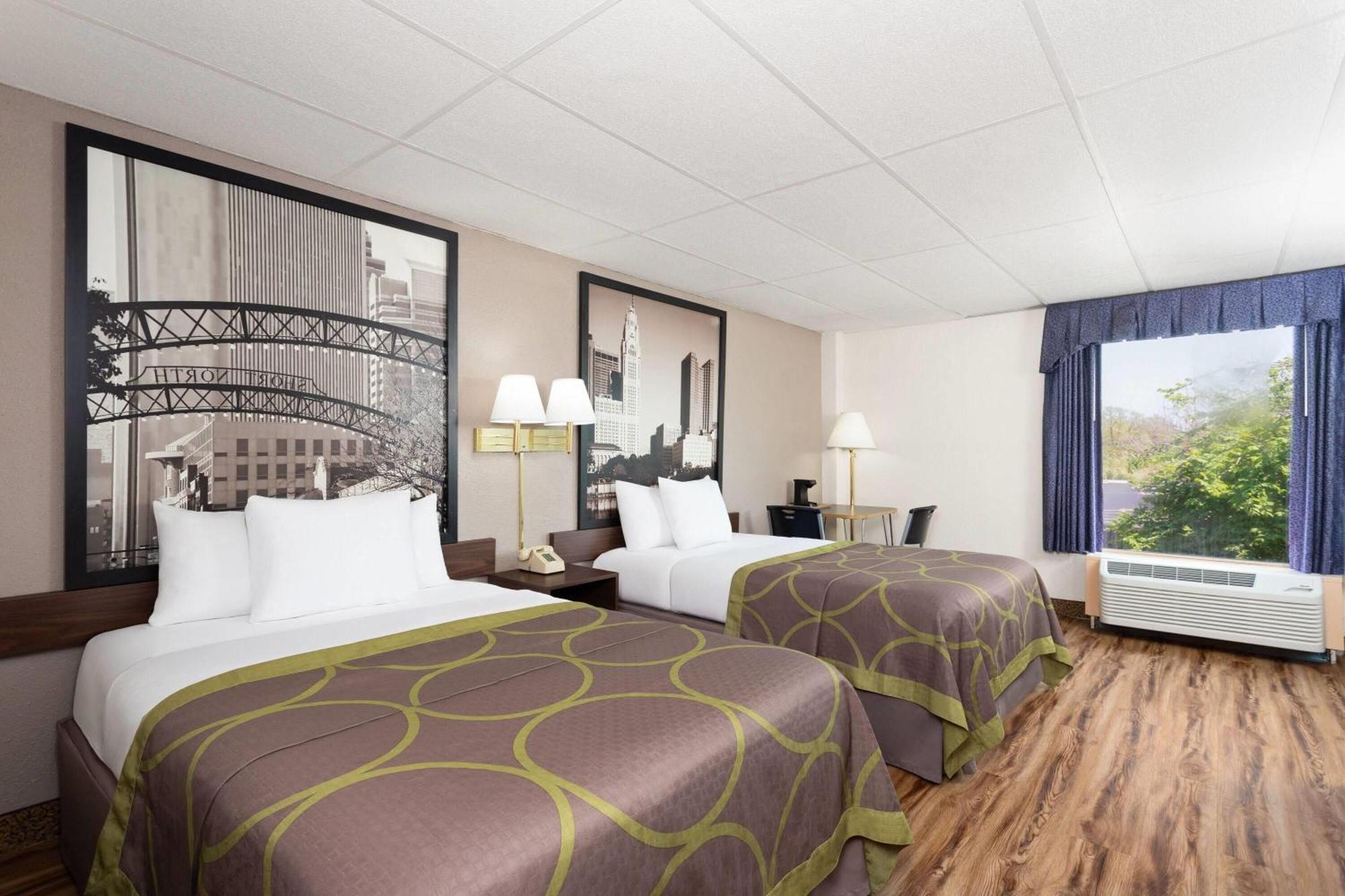 Super 8 By Wyndham Columbus Hotel Exterior foto