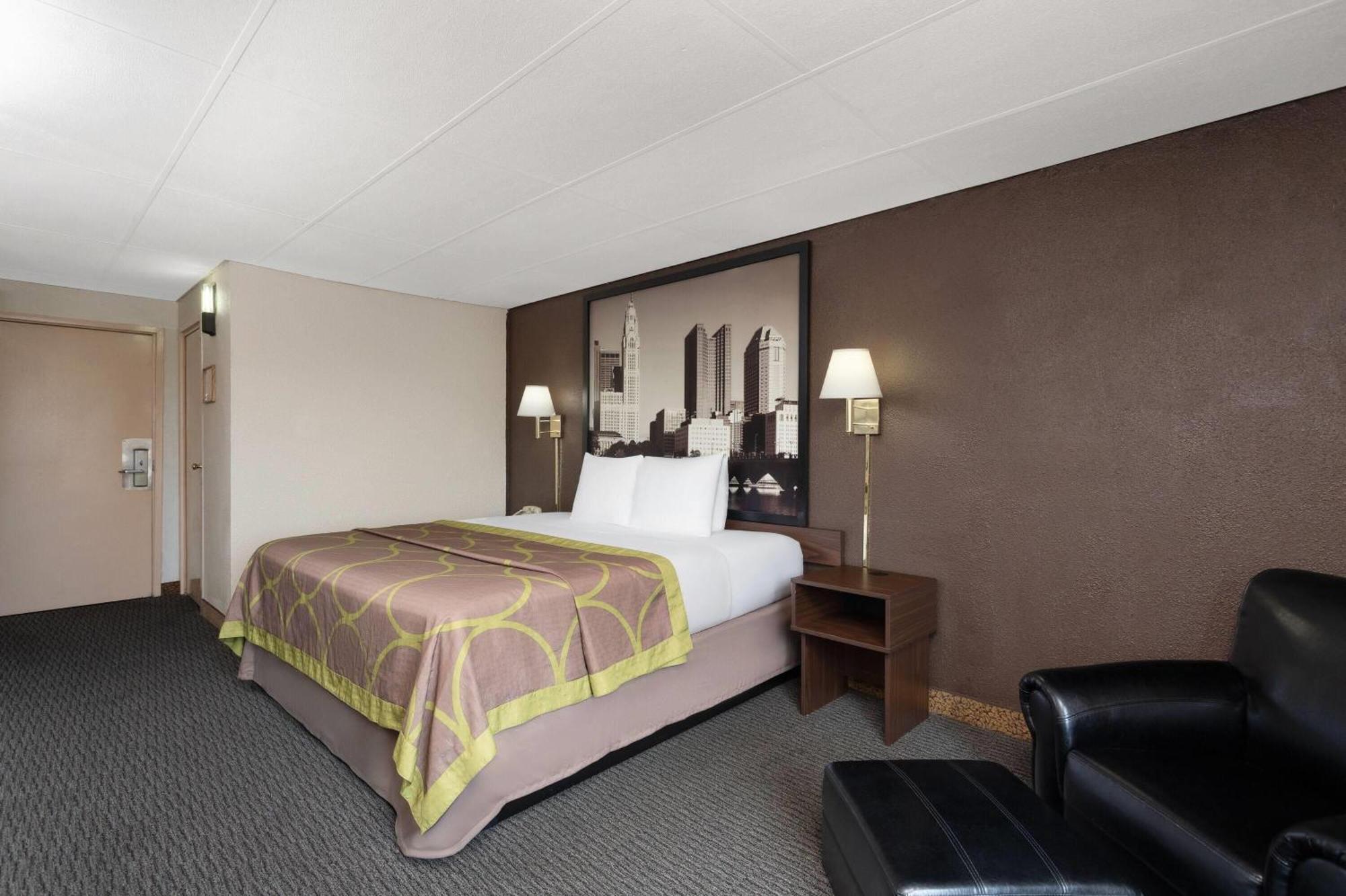 Super 8 By Wyndham Columbus Hotel Exterior foto