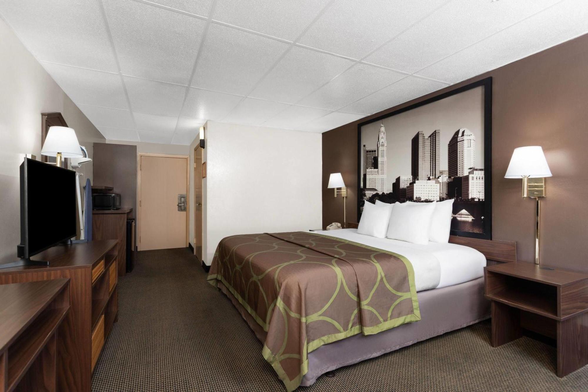 Super 8 By Wyndham Columbus Hotel Exterior foto